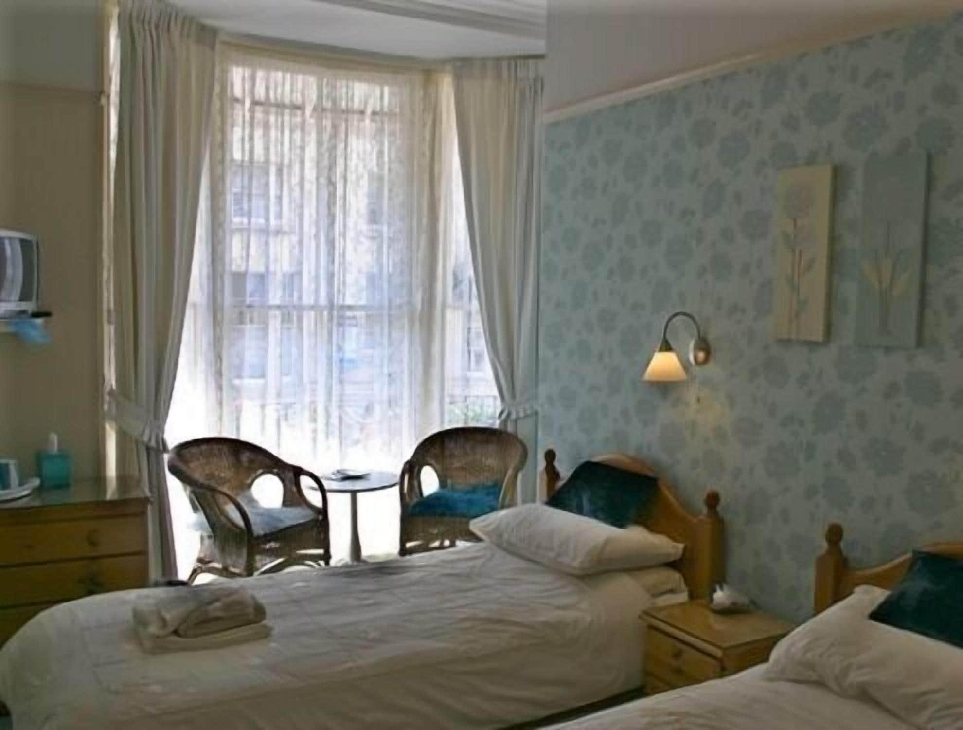 Cromwell House Hotel Eastbourne Ngoại thất bức ảnh