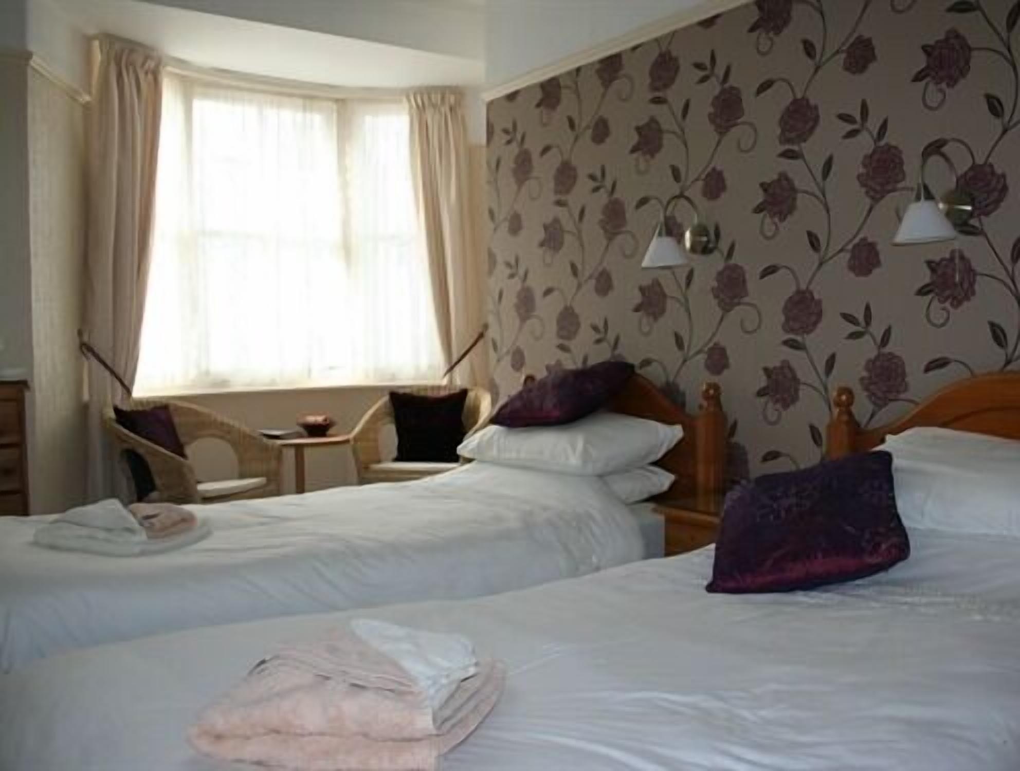 Cromwell House Hotel Eastbourne Ngoại thất bức ảnh